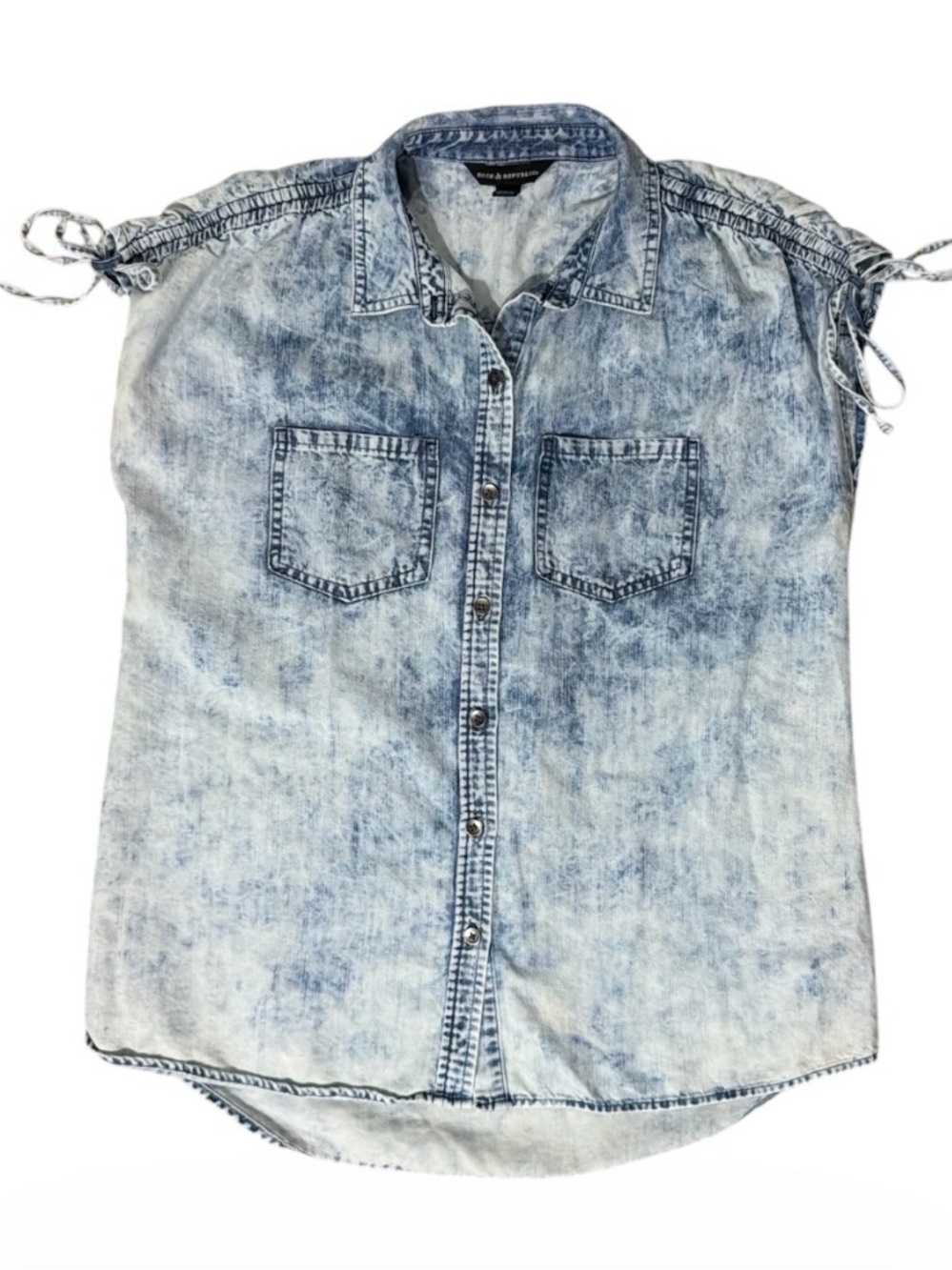 ROCK & REPUBLIC Button-Front Acid Wash Denim Top - Light Blue
